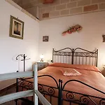 Masseria Bosco & Masseria Strazzati 4*