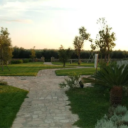 Hotel Masseria Bosco & Masseria Strazzati 4*