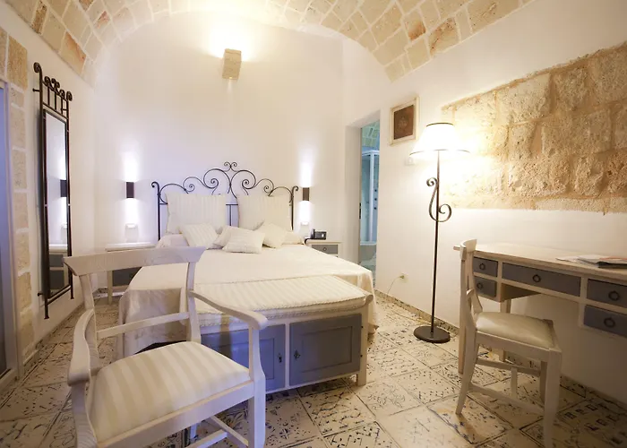 Masseria Bosco & Masseria Strazzati 4* أفيترانا