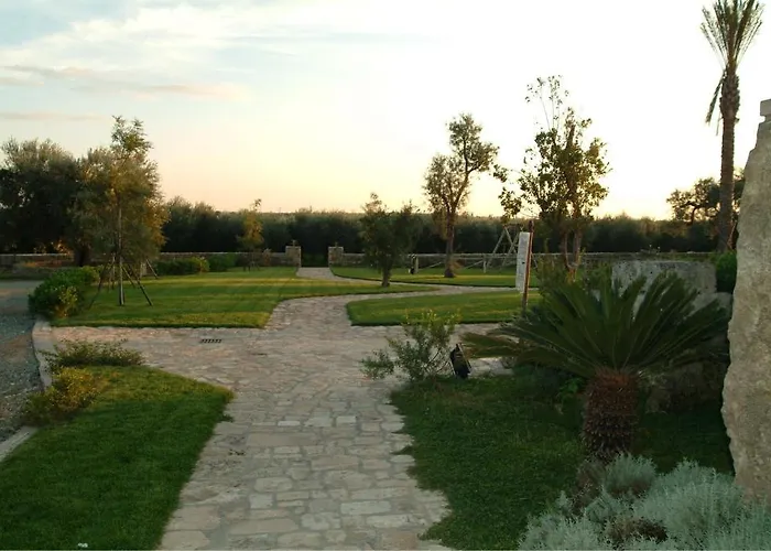 فندق Masseria Bosco & Masseria Strazzati 4*