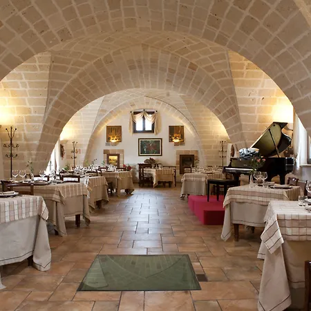 Hotel Masseria Bosco & Masseria Strazzati 4*